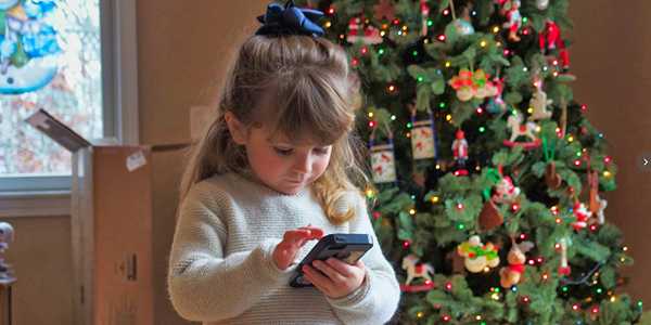 How to Keep Child Safe on Their Smartphone