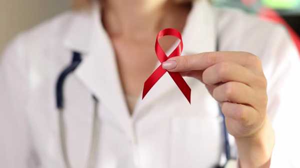 Early Warning Signs and Symptoms of HIV Infection: What You Should Know