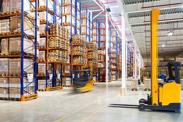 Maximizing Warehouse Efficiency with Smart Racking Systems